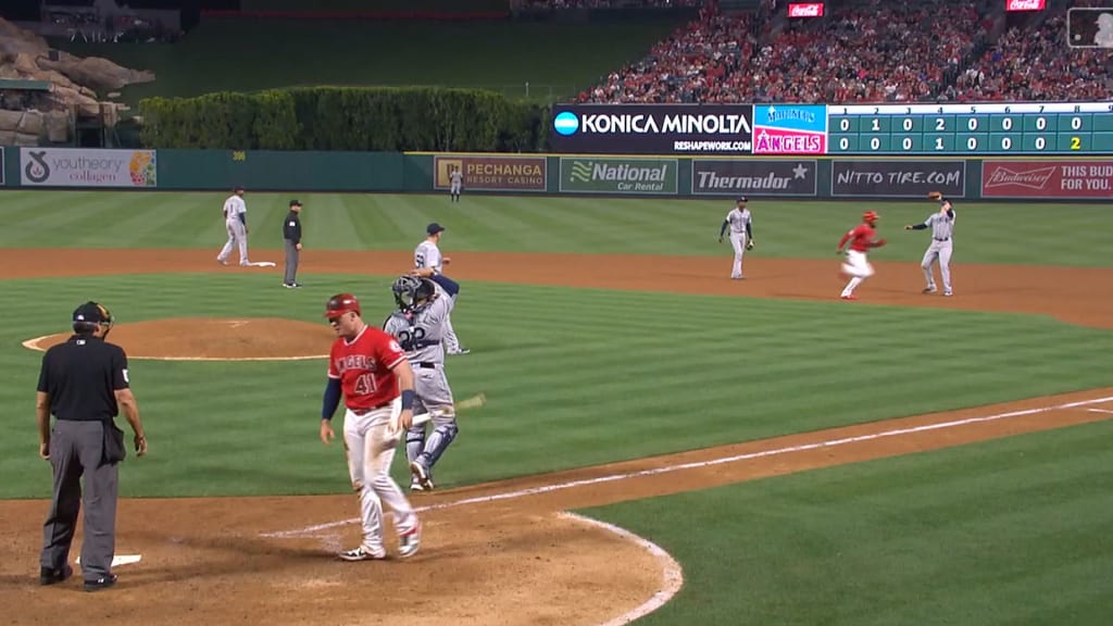 Bour's mistake leads to double play