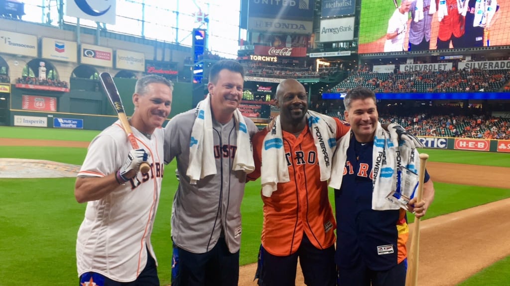 Biggio hits a homer at Home Run Derby