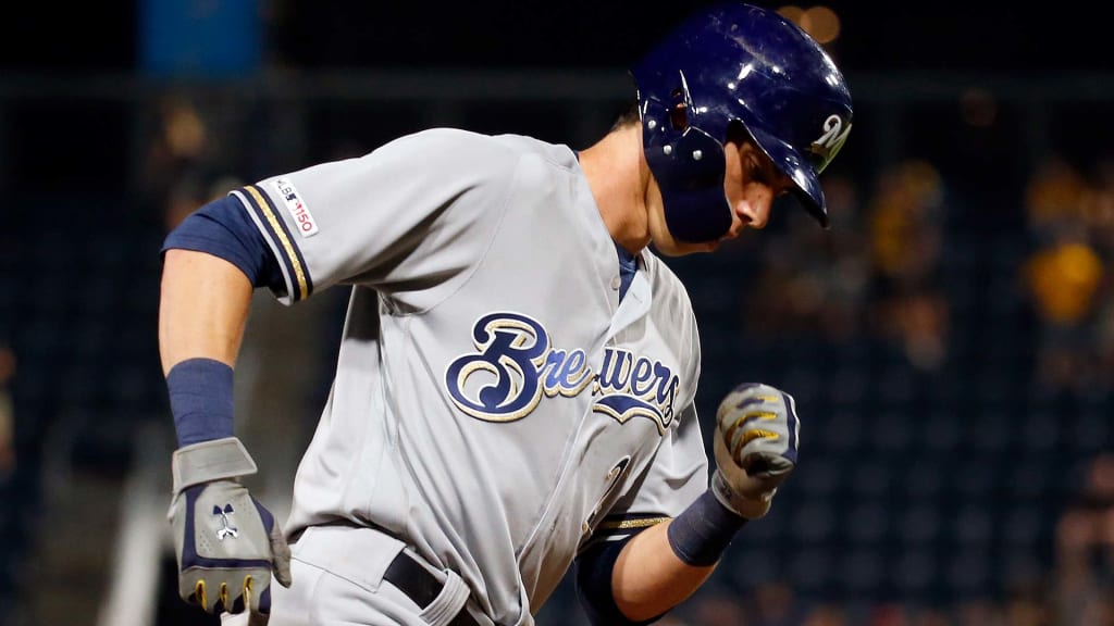 Brewers outfielder Christian Yelich visits patients at Children's