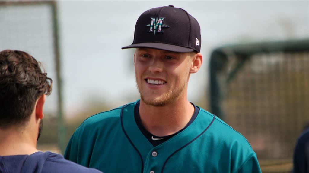 Drafted by Seattle, Burnsville's Sam Carlson hangs out with Mariners before  Twins game