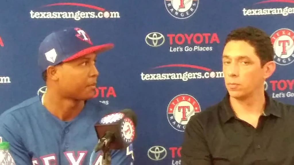 Reports: Texas Rangers extend closer Jose Leclerc's contract