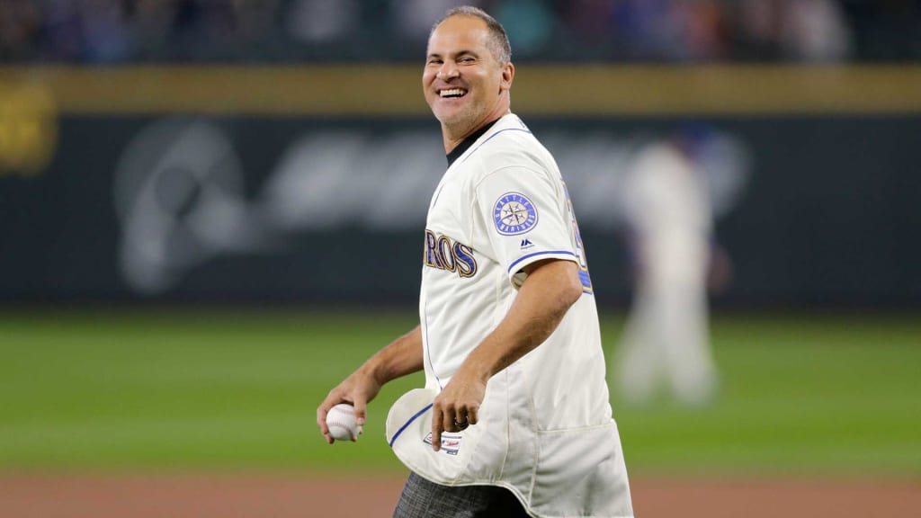 Former Cleveland Indians SS Omar Vizquel makes MLB Hall of Fame ballot for  3rd time