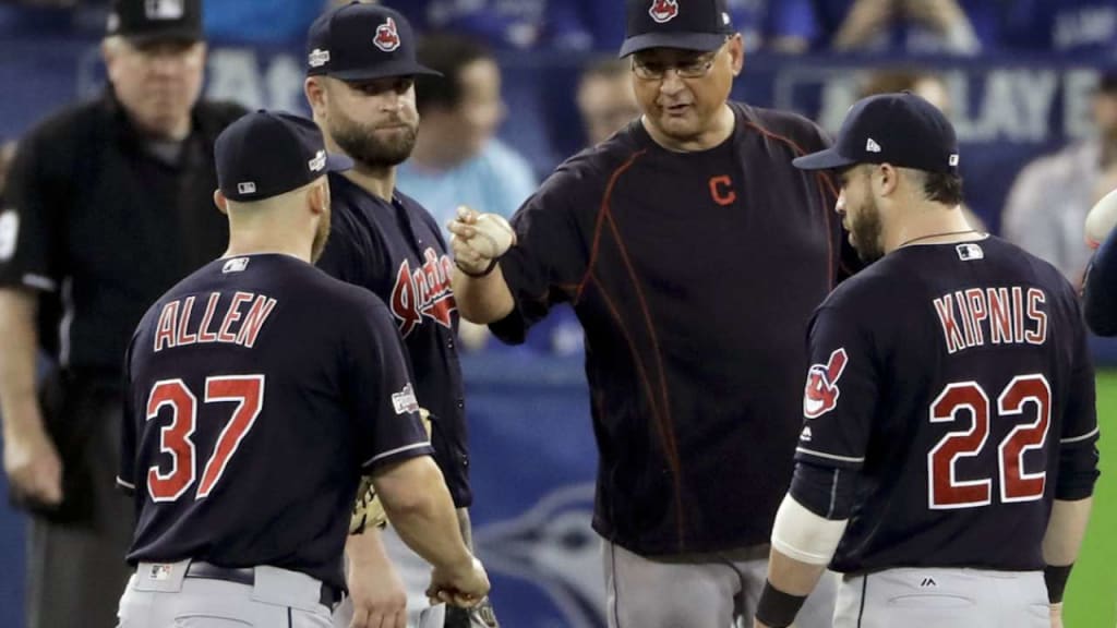 World Series: Cleveland draws first blood behind Kluber's dominant effort