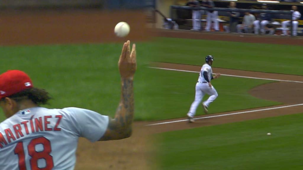 Eric Thames' cleats produce sparks running into fence at Camden Yards  (Video)