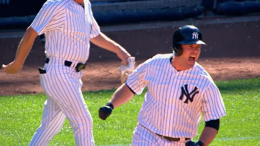 Jason Giambi collects first hit with Yankees 
