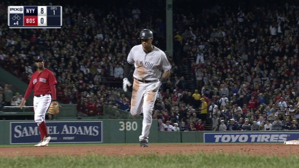 Hicks' 3-run homer
