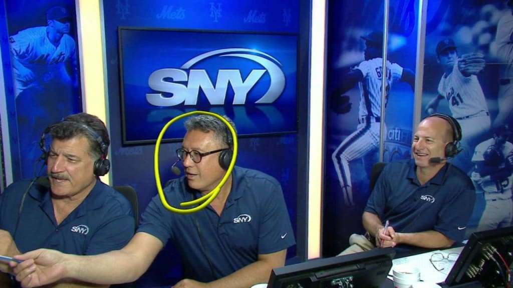 Hernandez plays with telestrator