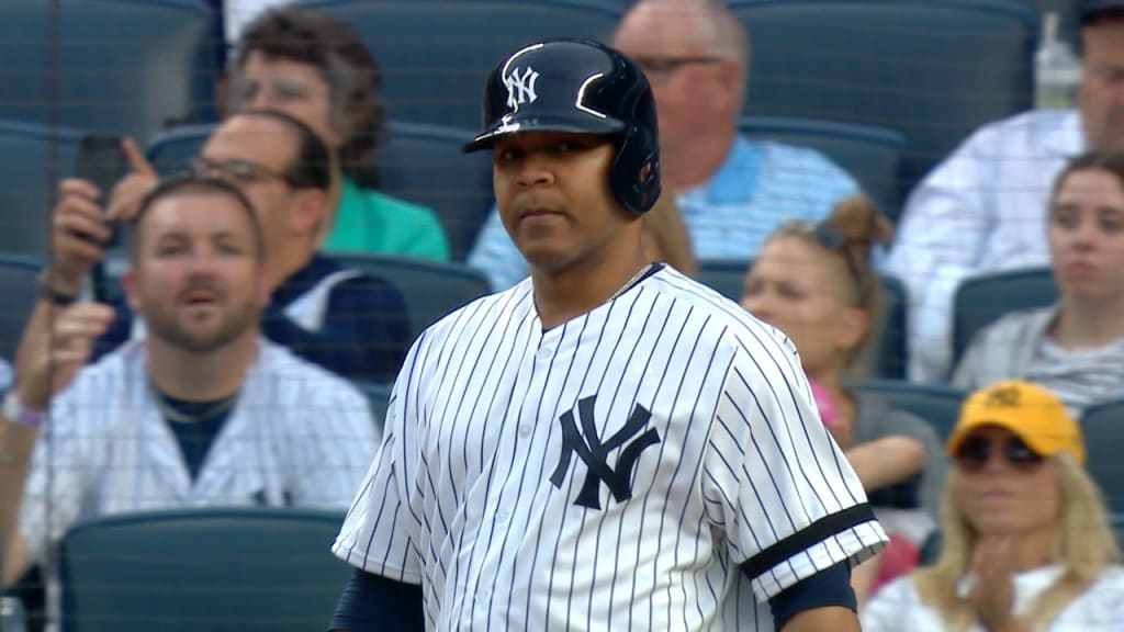 Encarnacion's 1st AB with Yankees