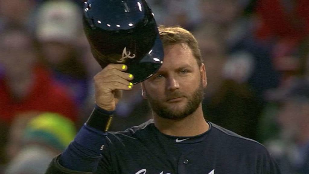 Another milestone for Braves' Pierzynski