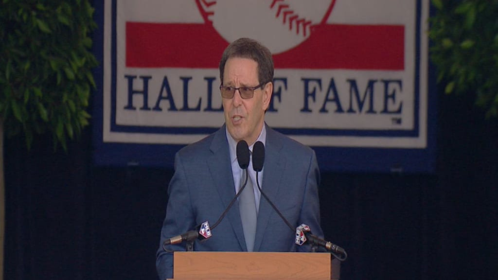 Maddux, La Russa won't have logos on Hall of Fame plaques