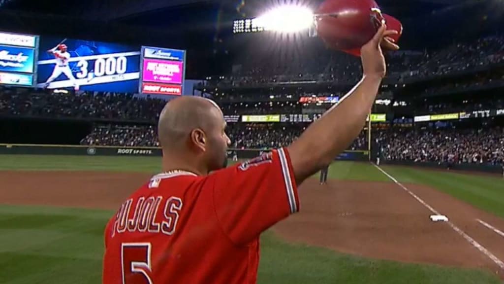 Valenzuela's first pitch, 05/04/2018