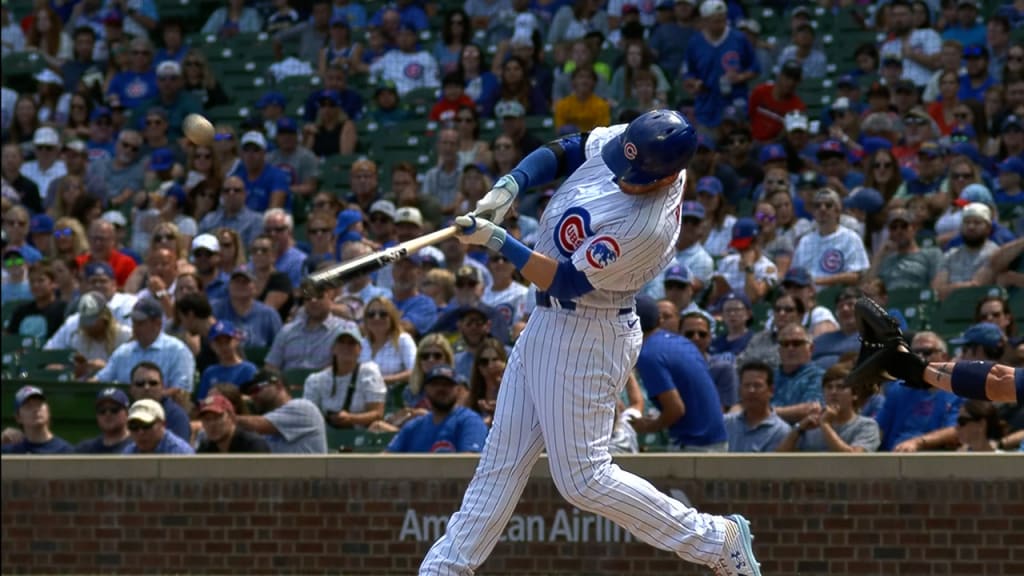 Ian Happ gives away Cubs' Opening Day tickets to fans