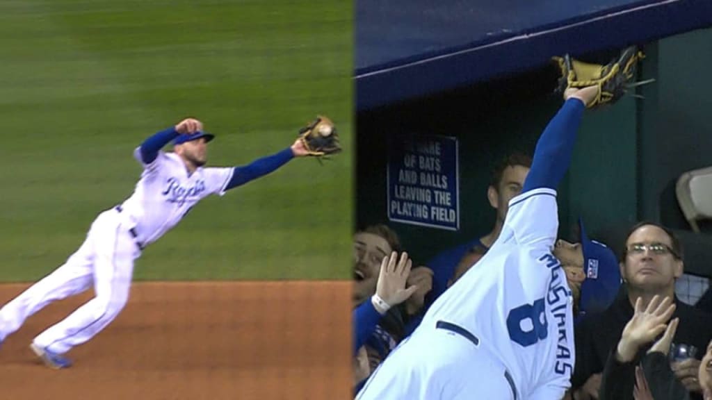 ALDS: Lorenzo Cain stuns the Angels with back-to-back amazing catches