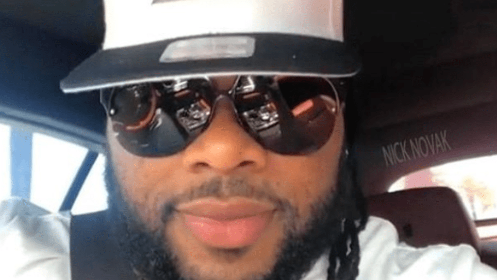 MLB to pitch protective 'half-cap' to Johnny Cueto after headshot