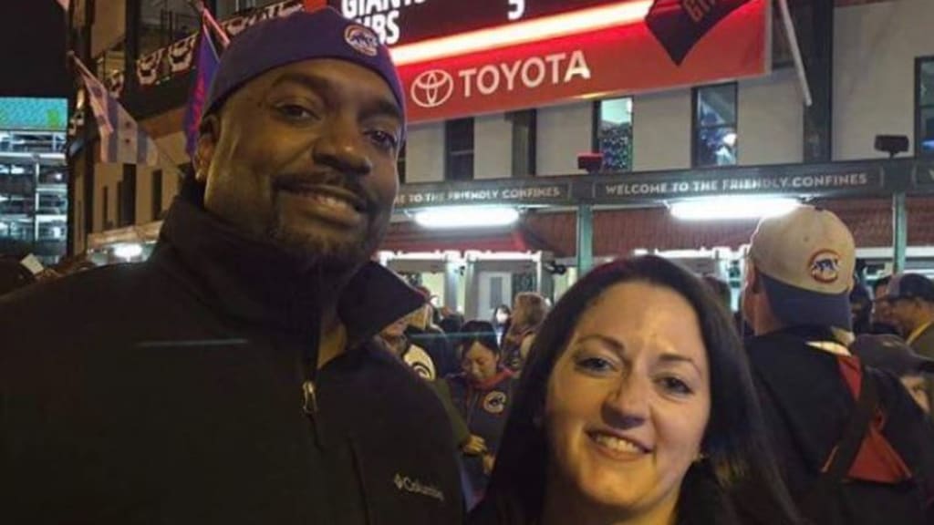 Photo via Carlton Card