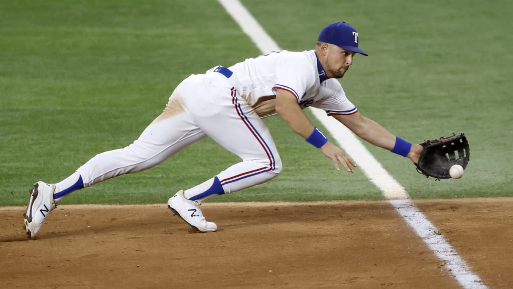 Nathaniel Lowe pushes to be elite defensive first baseman