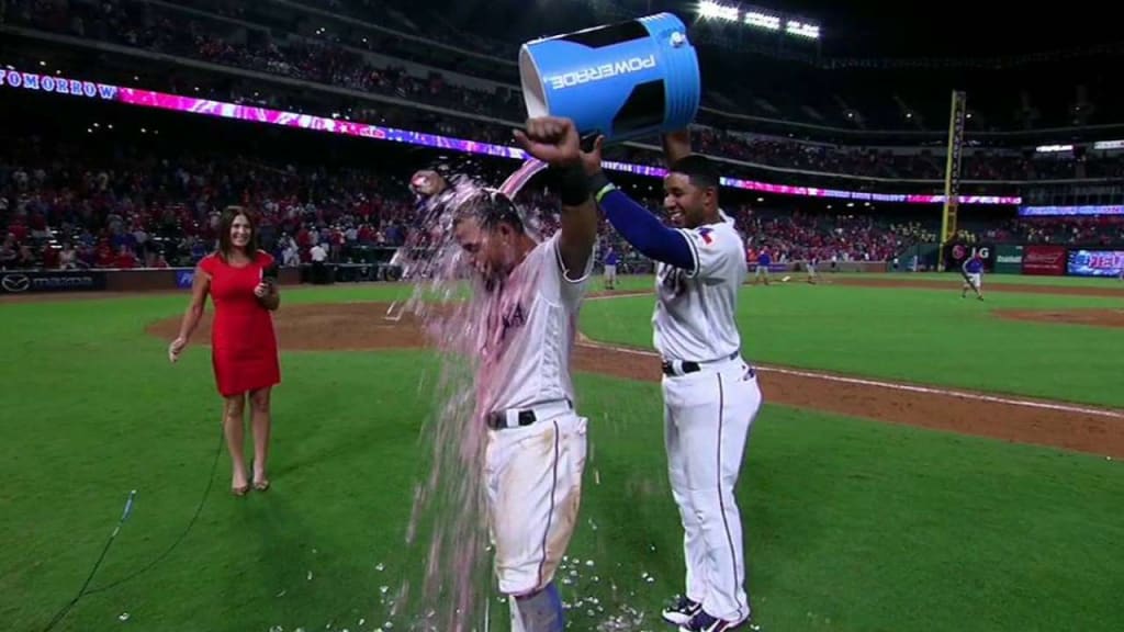 Odor hits game-ending homer for Rangers in 8-7 win over M's