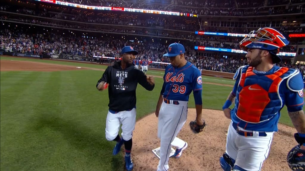 Edwin Díaz earns 13th save