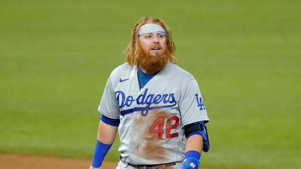 Former Dodger Justin Turner Shows Graphic Images of Face Injury