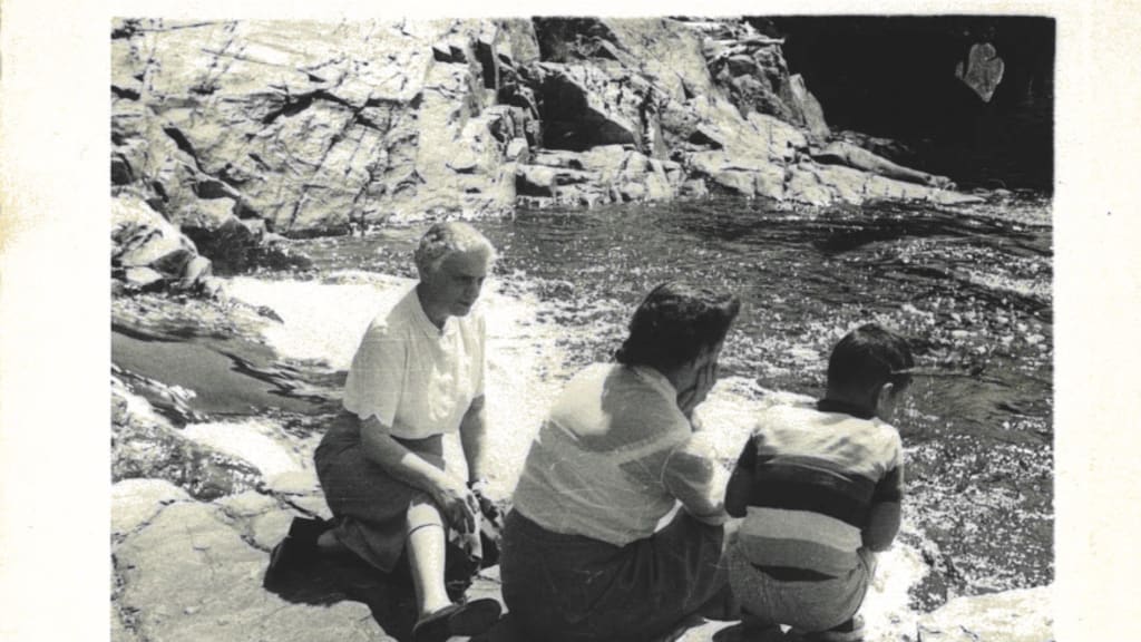 Aunt Grace, left, with the family. Photo courtesy Leo S. Ullman.