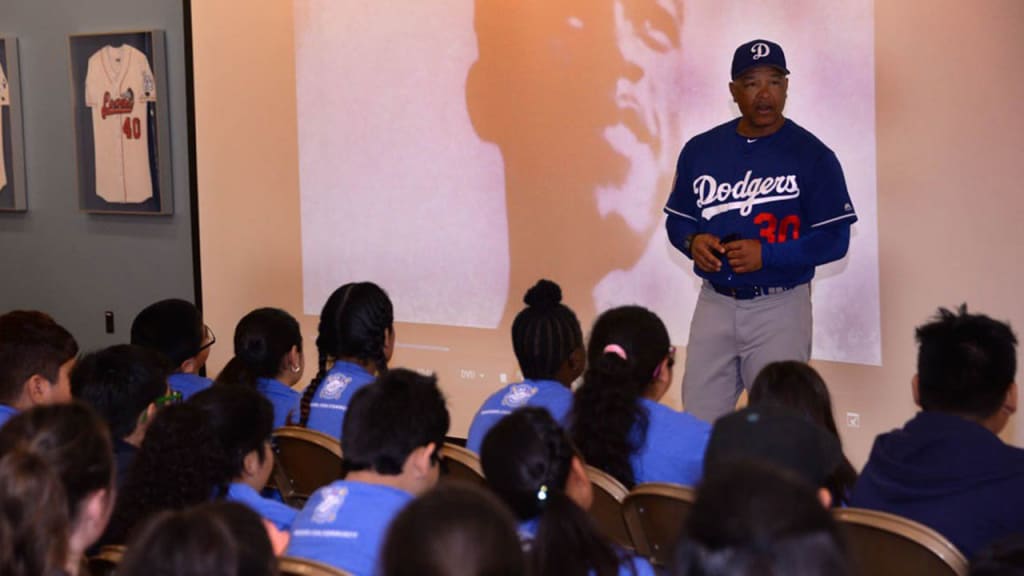 Dave Roberts spreads Jackie Robinson's message