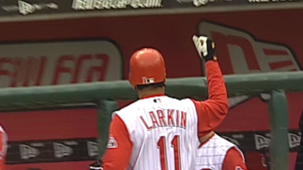 Larkin's 2,000th career hit, 08/21/2000
