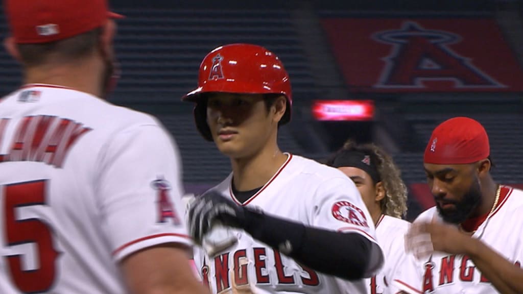 Trout ties Salmon's Angels career HR record with No. 299 – KGET 17