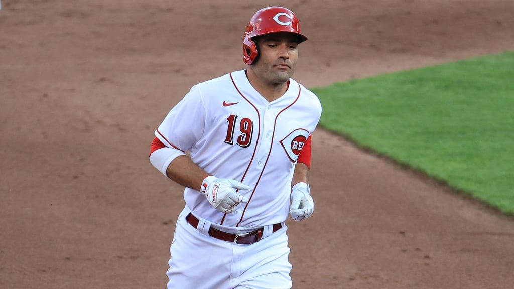 Reds place Joey Votto on COVID injured list