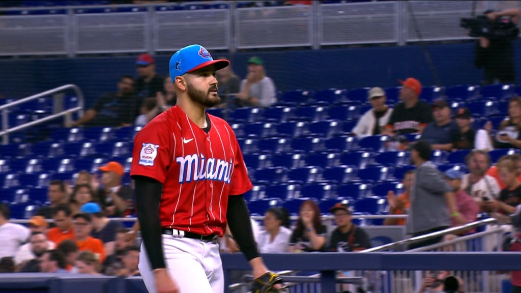 Marlins win in throwbacks again, get first walk-off of the season
