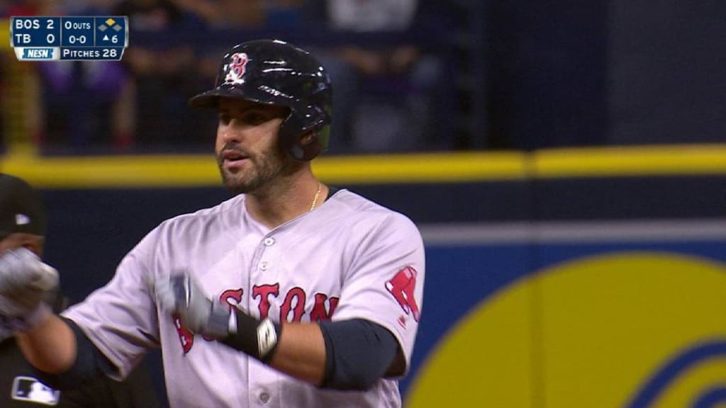 J.D. Martinez won't let the Yankees touch his beard