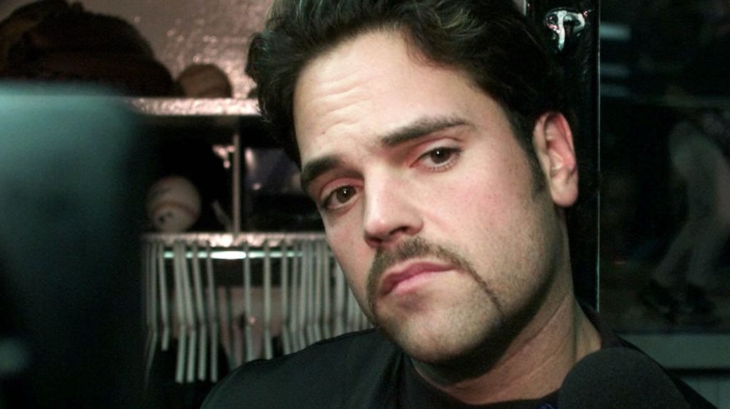 Mike Piazza and his beautiful mustache are heading to Cooperstown