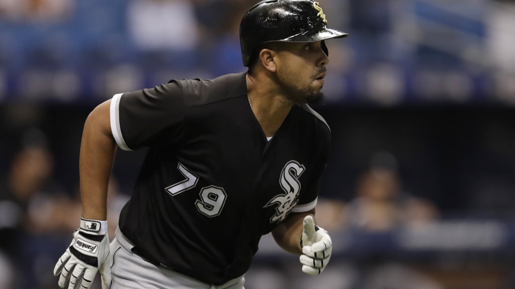 Abreu back in Sox's lineup after needed break