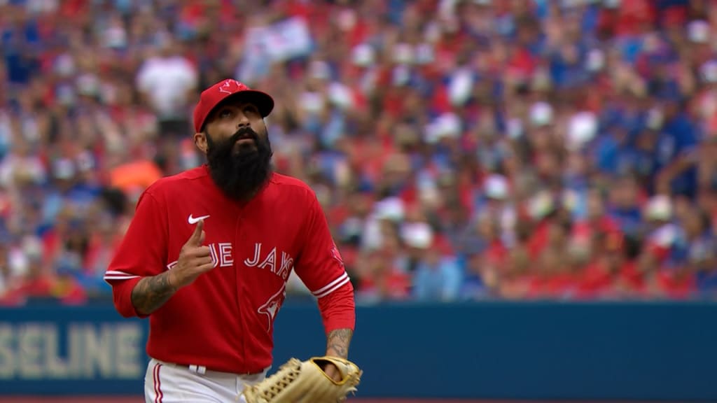 Sergio Romo Shaves Part of His Beard (Picture)