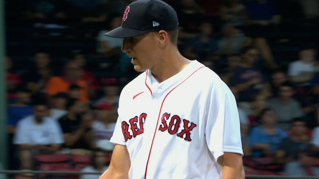 Relentless Red Sox upend White Sox