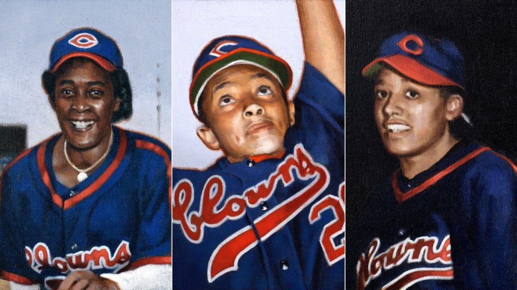 Royals and Indians Wear Negro League Throwbacks