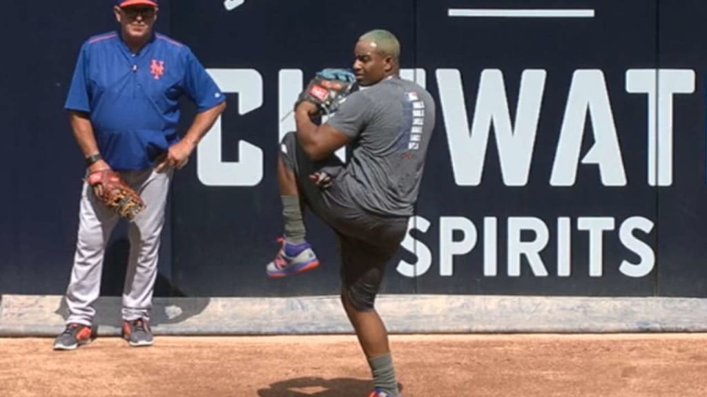 Roy Halladay Bullpen Session 