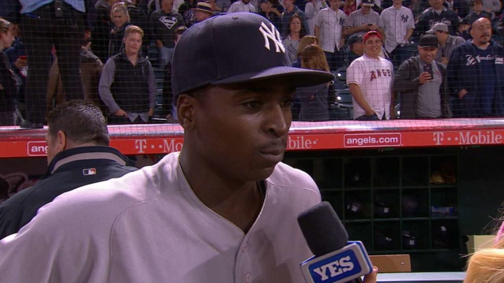 Watch: Gregorius gets curtain call after 10th-inning HR  in