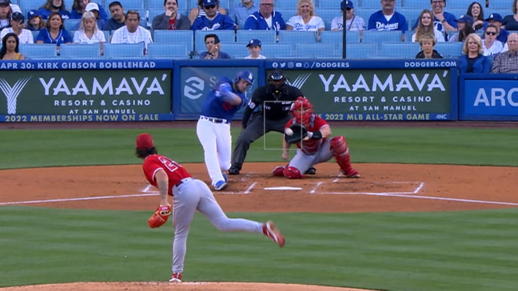 Michael Lorenzen fans Max Muncy