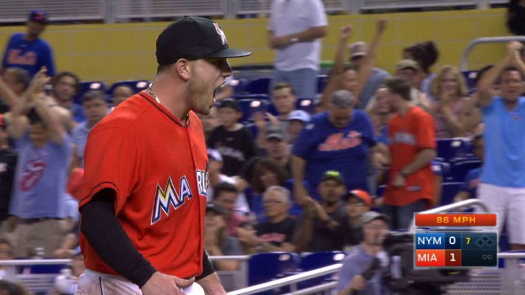 Jose Fernandez goes 7 innings to help Marlins beat Reds 2-0