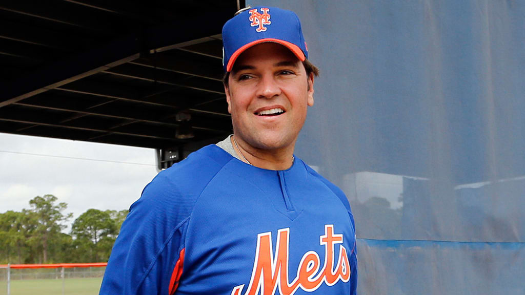 Mike Piazza visits Mets Spring Training