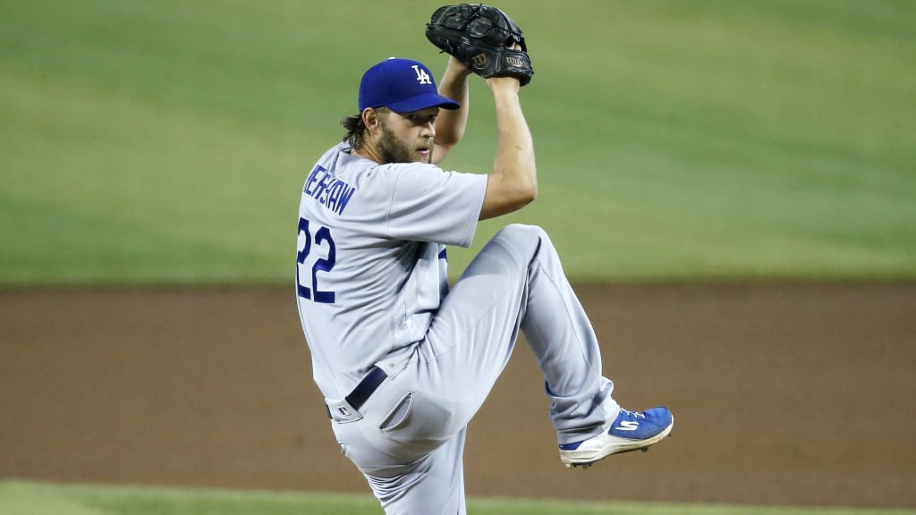 Watch Clayton Kershaw throw 46-mph eephus pitch against Braves