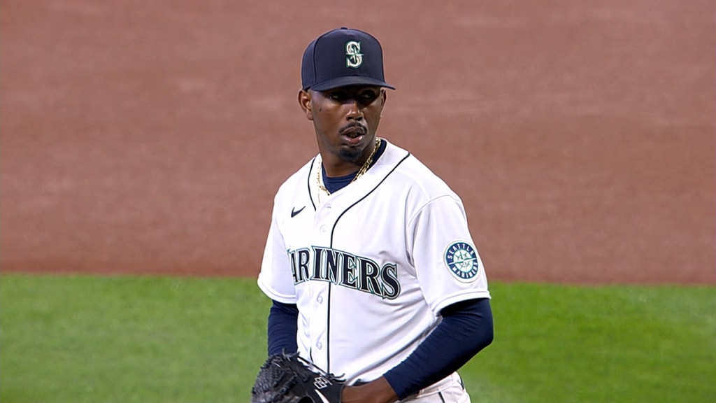 Winker homers, Mariners sweep Nats for 10th straight win – KXAN Austin