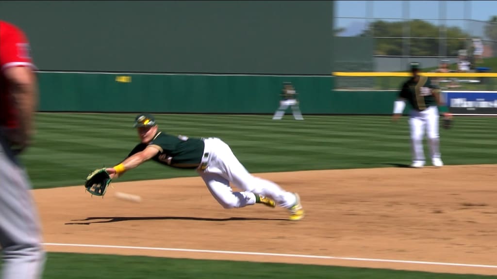 Matt Chapman's diving stop 