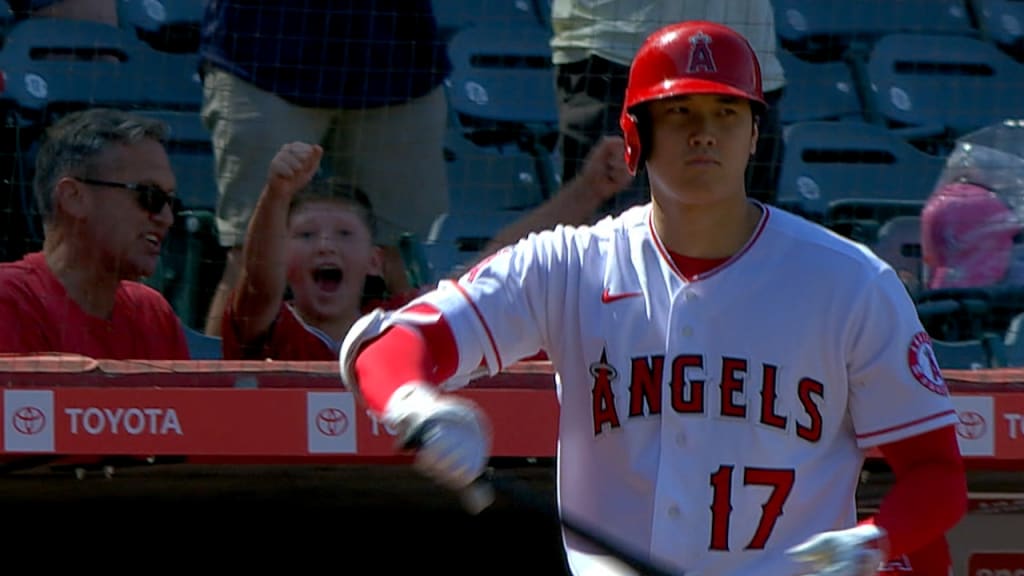 Angels rally from four-run deficit to beat Cubs