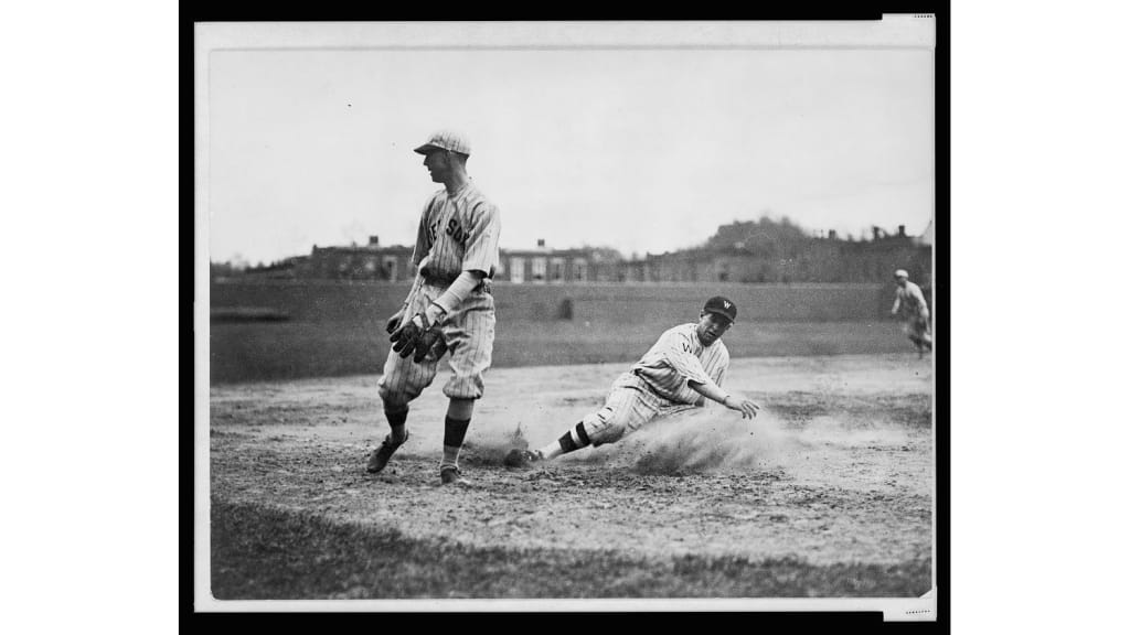 Joe Dugan (left) with the Red Sox, 1922