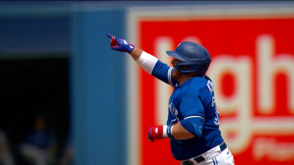 Kirk's go-ahead two-run homer