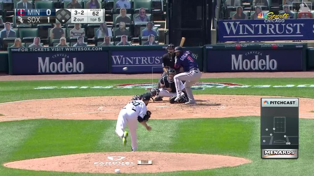 Luis Robert nabs Gonzalez's liner