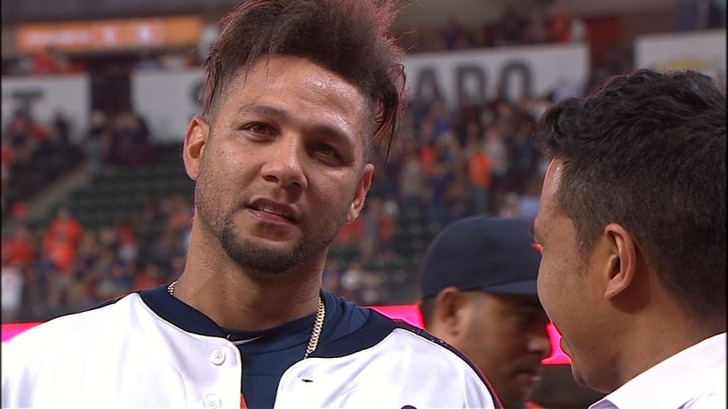 Yuli Gurriel walk-off 10th inning blast off launches Astros to 2-1 win over  Mariners - The Crawfish Boxes