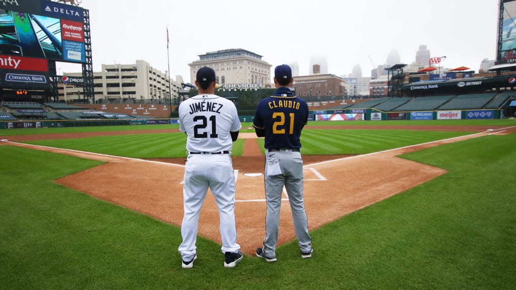 Manager Craig Counsell talks about pitcher Alex Claudio leading