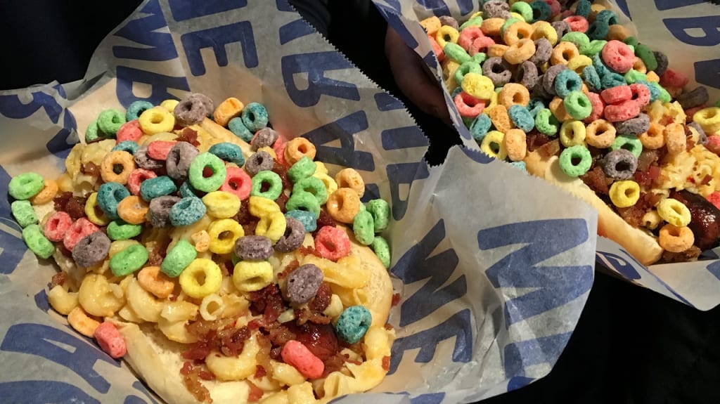 Progressive Field food vendor leaves 'signature' mark on hot dogs during MLB  All-Star Game